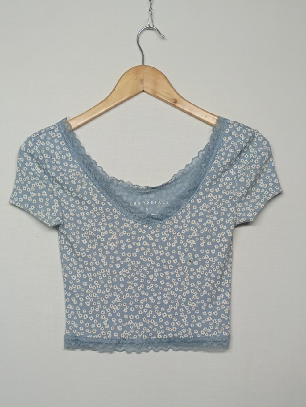 Aeropostale Light Blue Floral Lace-Trim Scoop Crop Top